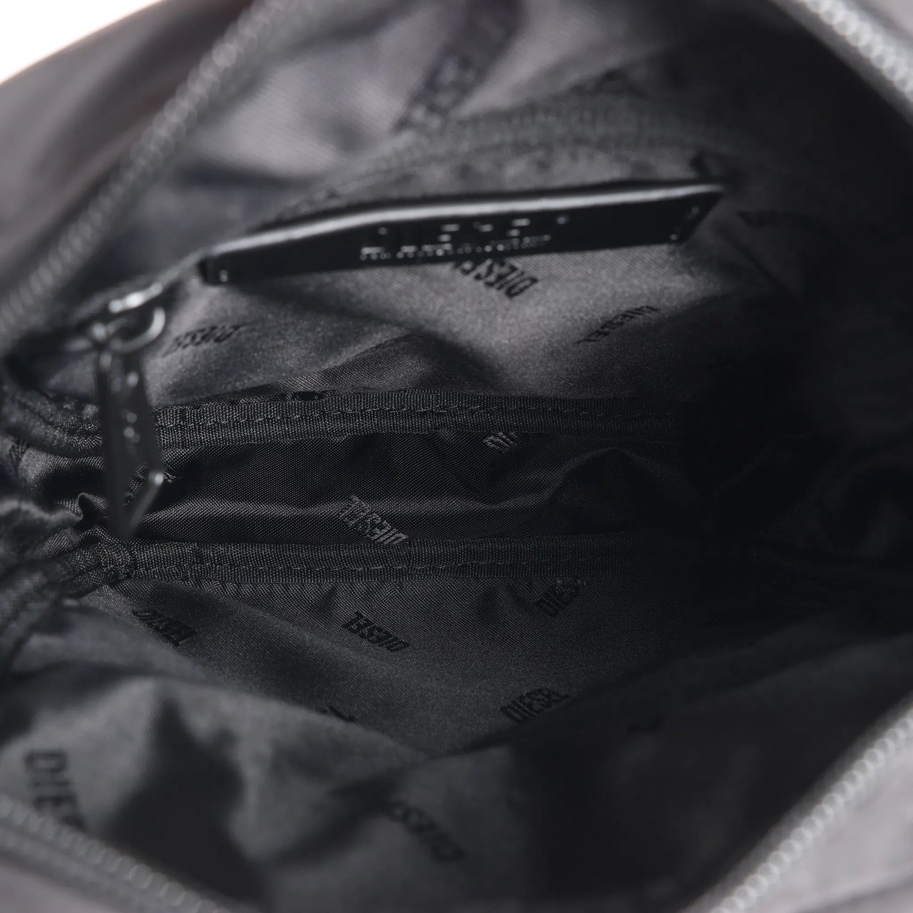 Diesel Diesel D-Pack Nylon Crossbody Bag in Black Zwart