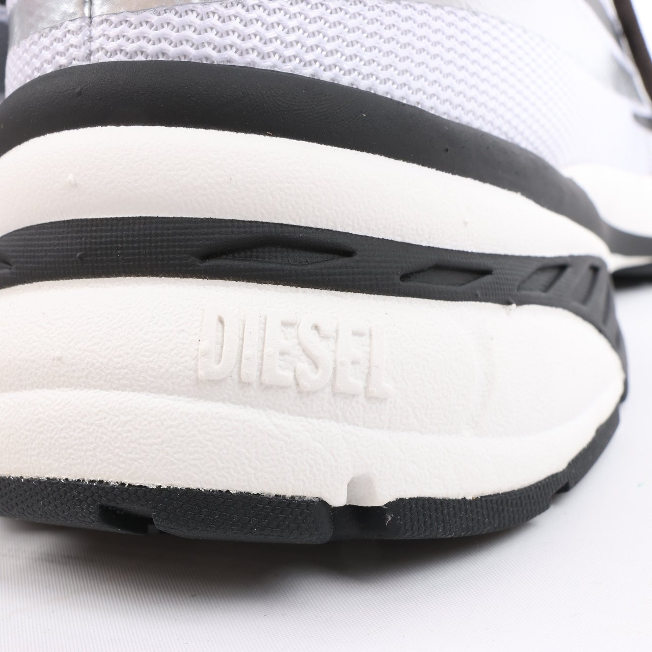 Diesel D-Airspeed Low-Striped Sneakers in Coated Ripstop in Silver, Size 43 EU Grijs