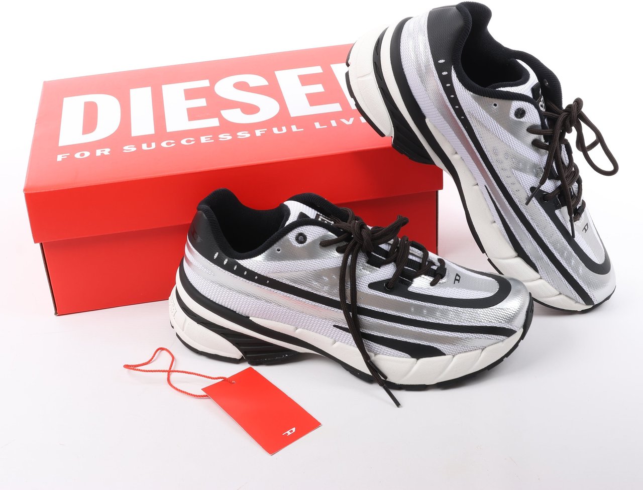 Diesel D-Airspeed Low-Striped Sneakers in Coated Ripstop in Silver, Size 43 EU Grijs