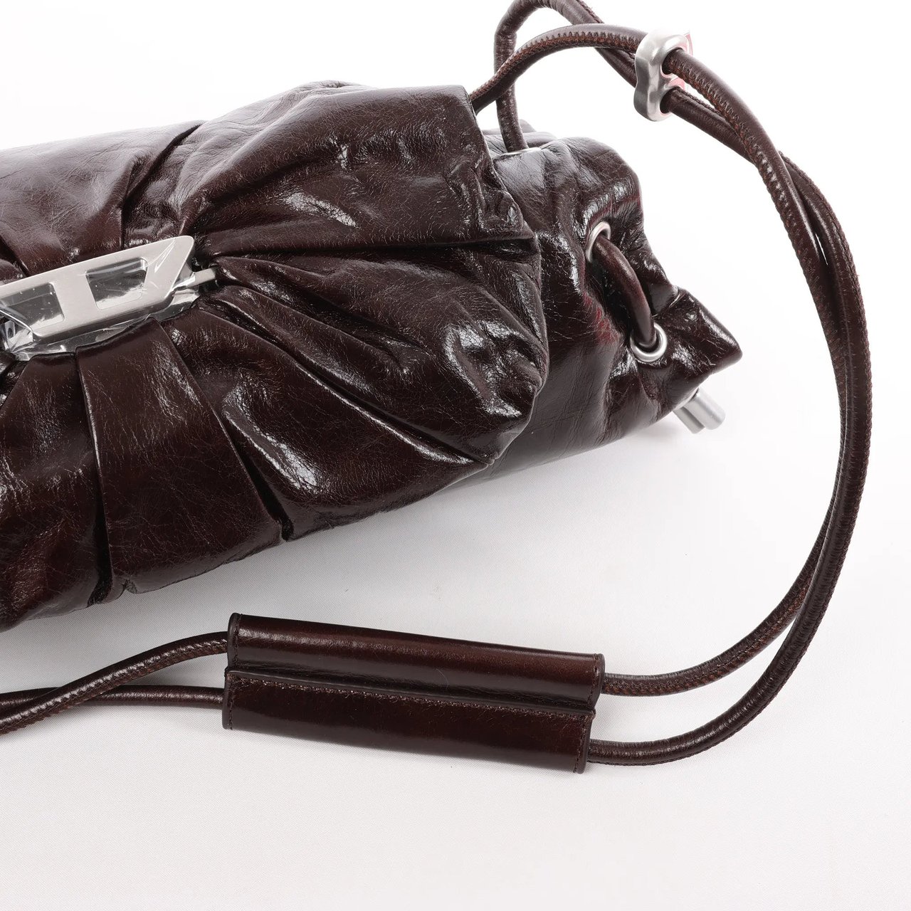 Diesel Scrunch-D Leather Shoulder Bag in Burgundy Maroon