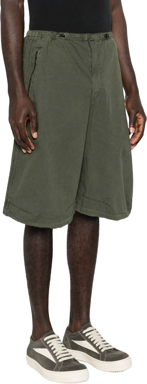 Diesel Relaxed Fit Shorts in Smooth Silk-Nylon Blend Groen