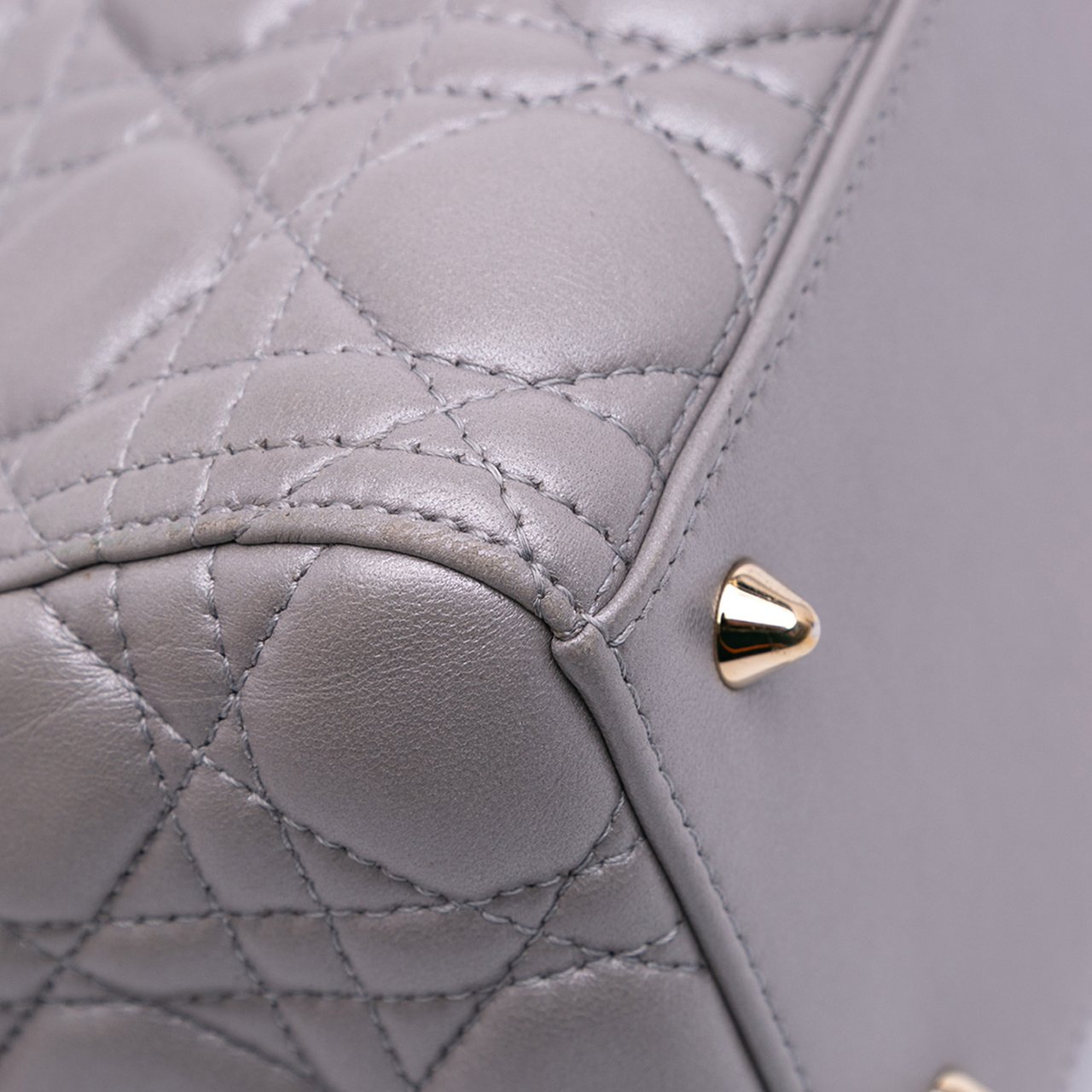 Dior Medium Pearlescent Lambskin Cannage Lady Dior Grijs