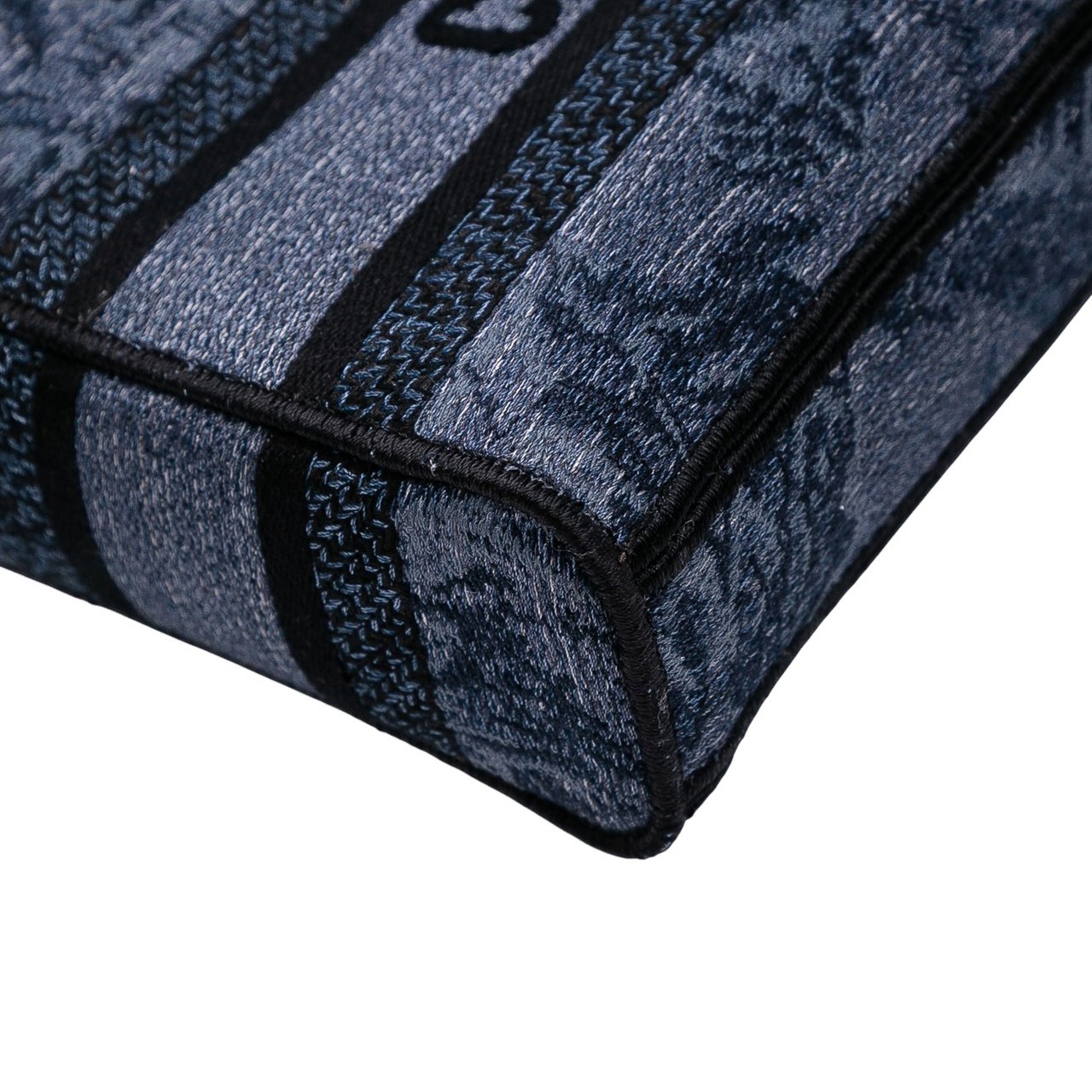 Dior Medium Canvas Embroidered Toile De Jouy Lady D Joy Blauw