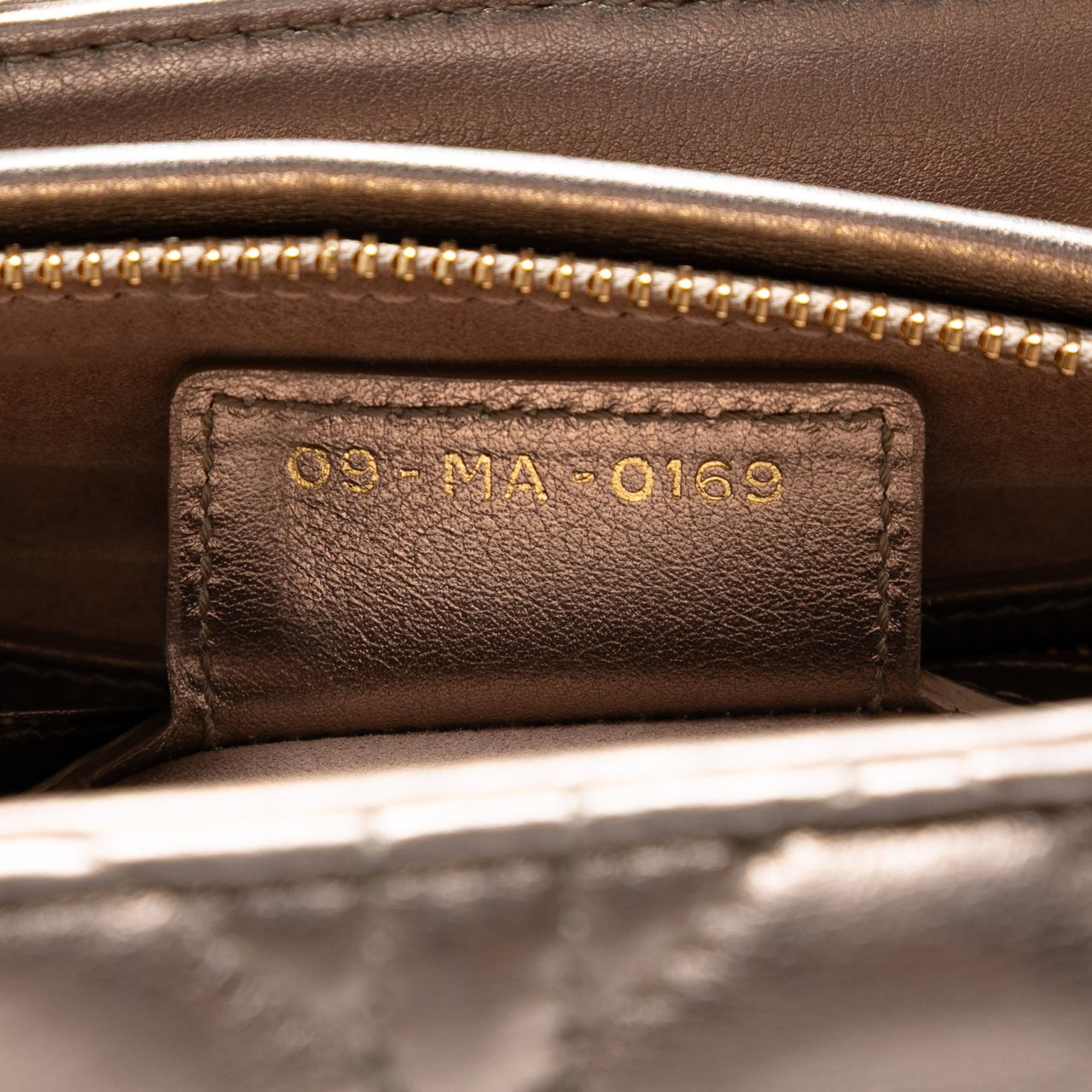 Dior Medium Metallic Lambskin Cannage Lady Dior Goud