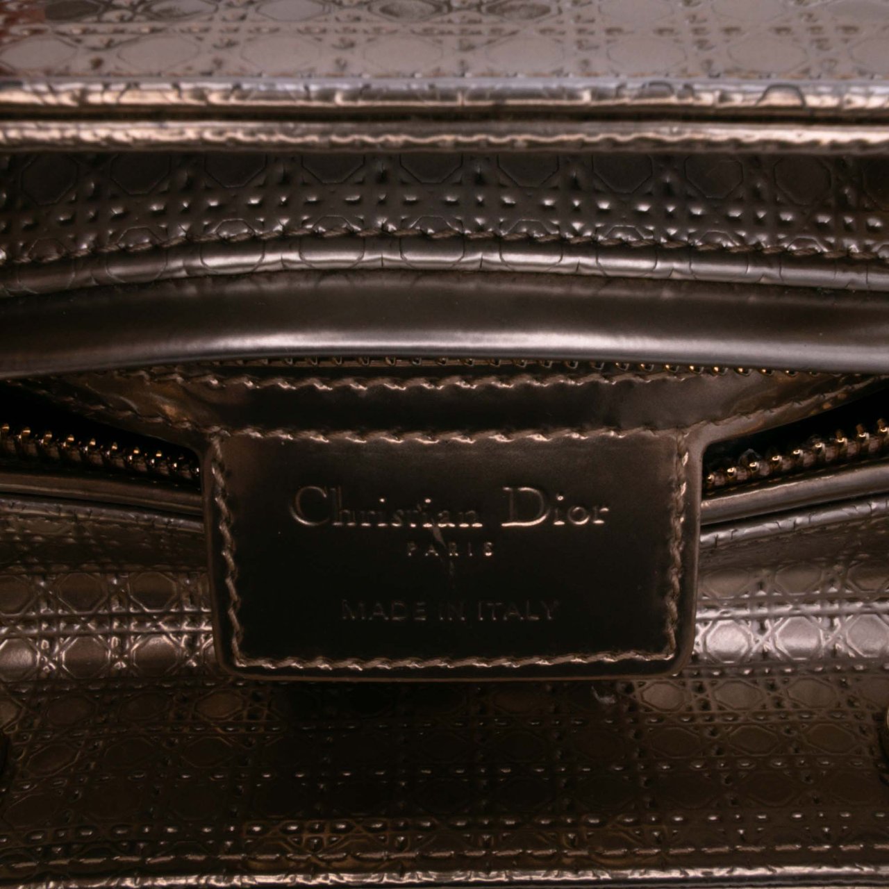 Dior Medium Metallic Patent Microcannage Lady Dior Goud