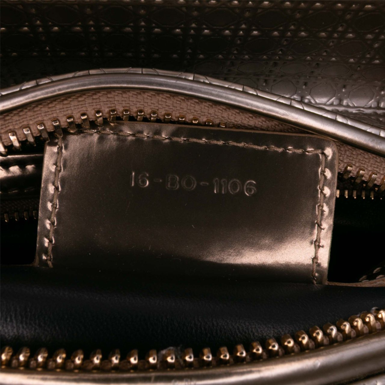 Dior Medium Metallic Patent Microcannage Lady Dior Goud