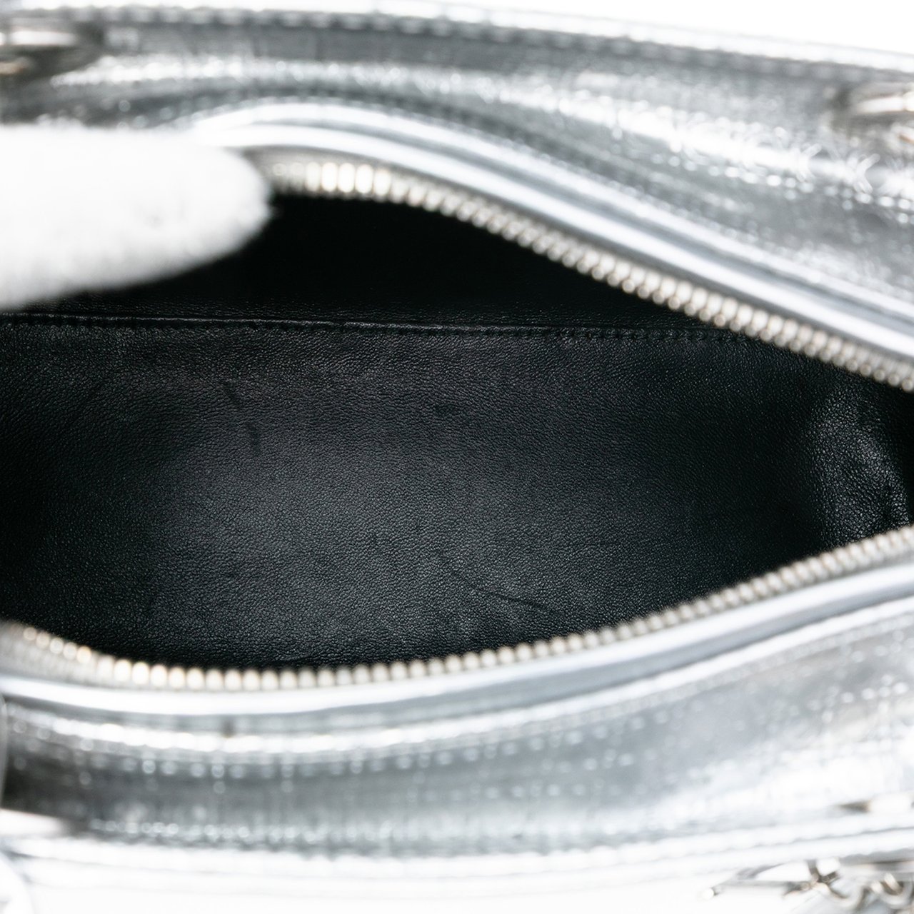 Dior Medium Metallic Patent Microcannage Lady Dior Zilver