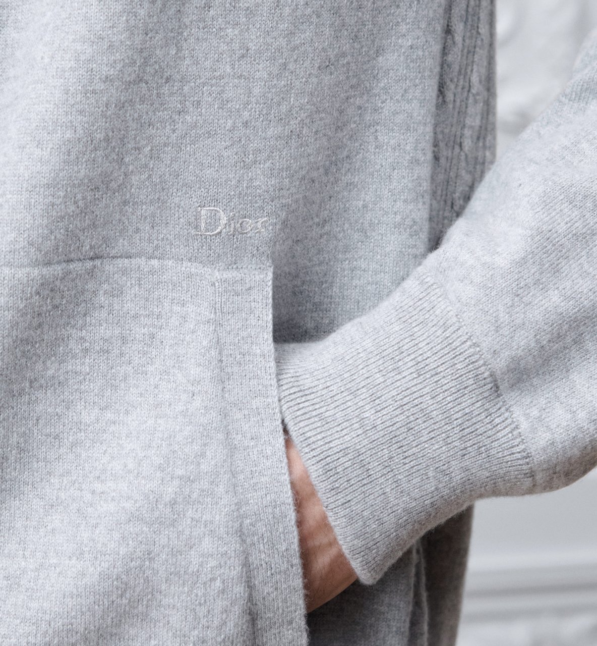 Dior Minimalist Zip-Through Knit Top With Hood And Ribbed Cuffs Wit
