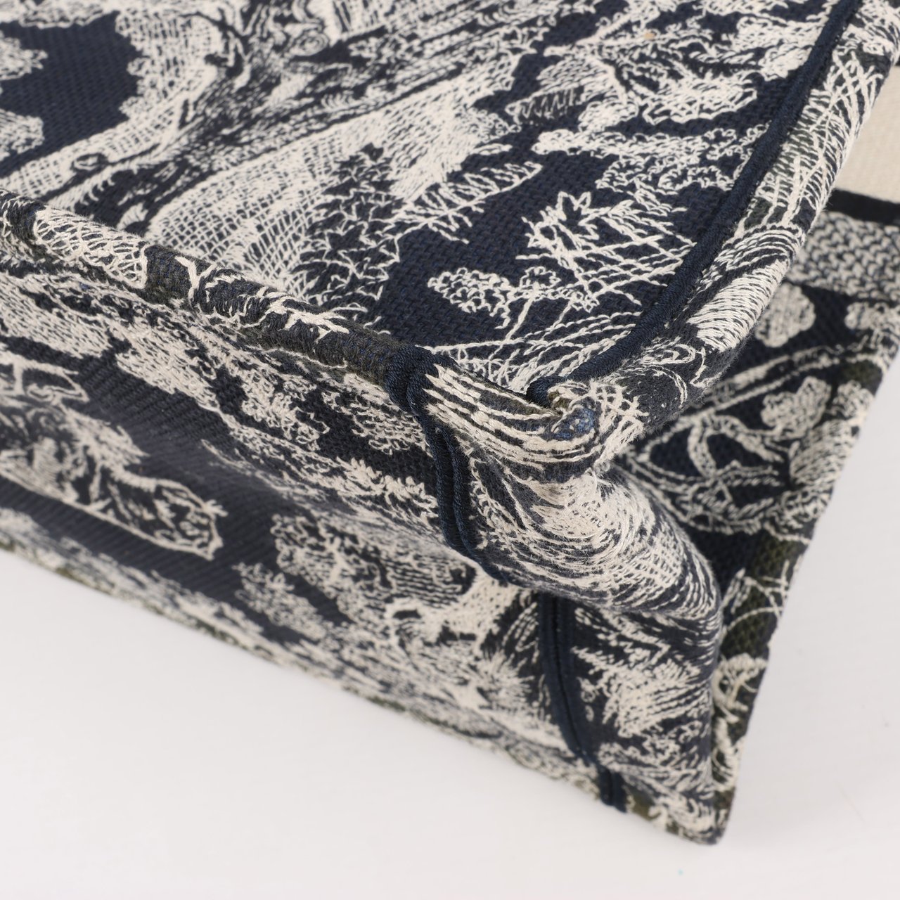 Dior Dior Toile Doo JUY Embroidery Book Large Canvas Tote Bag in Navy Blue Divers