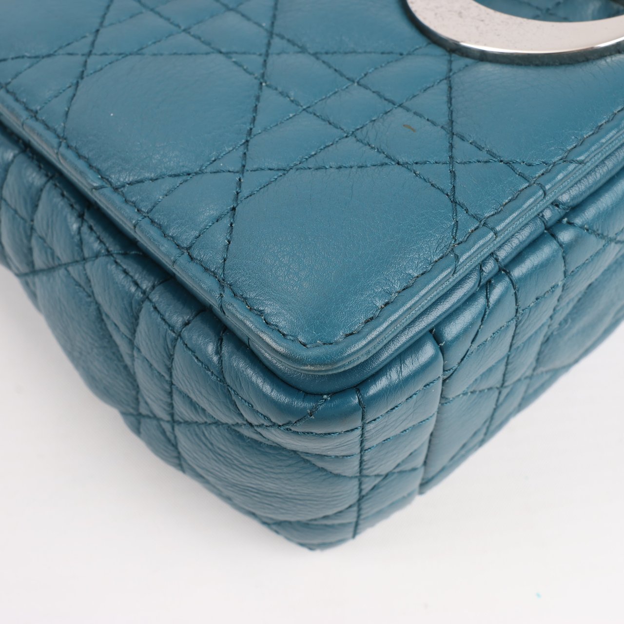 Dior Caro Leather Chain Shoulder Bag in Blue Blauw