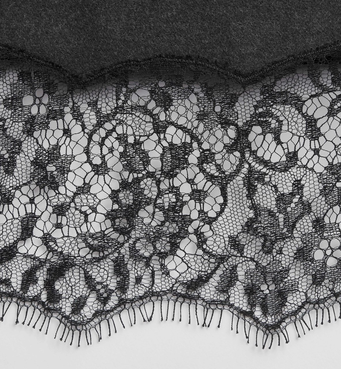Dior Mini Skirt With Intricate Lace Detailing Zwart