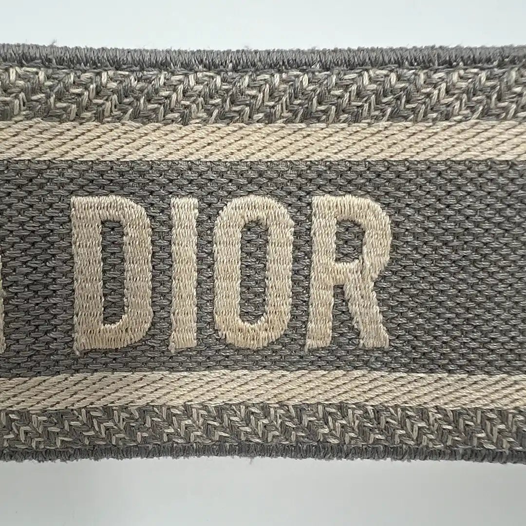 Dior Christian Dior wide shoulder strap Dior Paris embroidery grey / very good Grijs