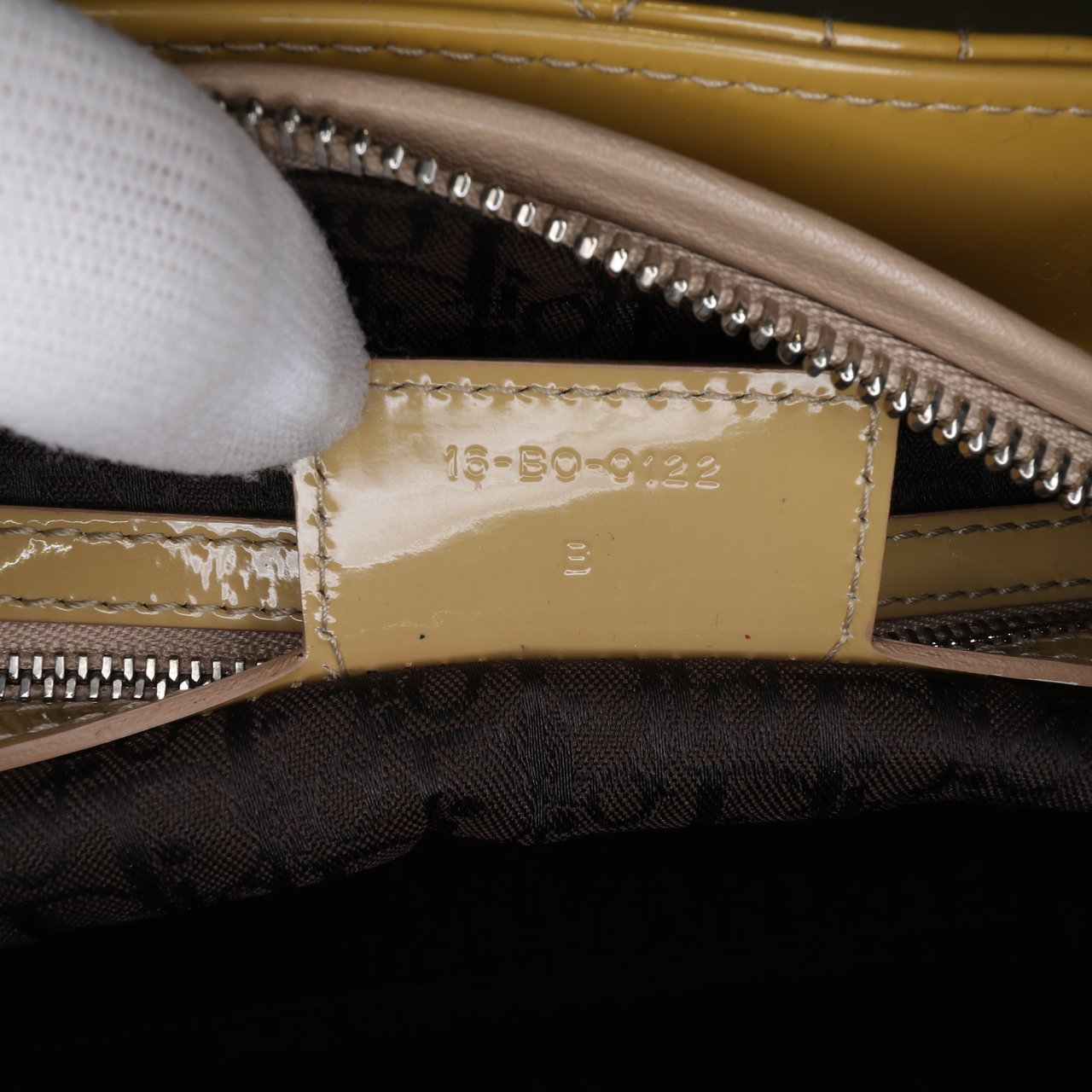 Dior Medium Patent Cannage Lady Dior Geel