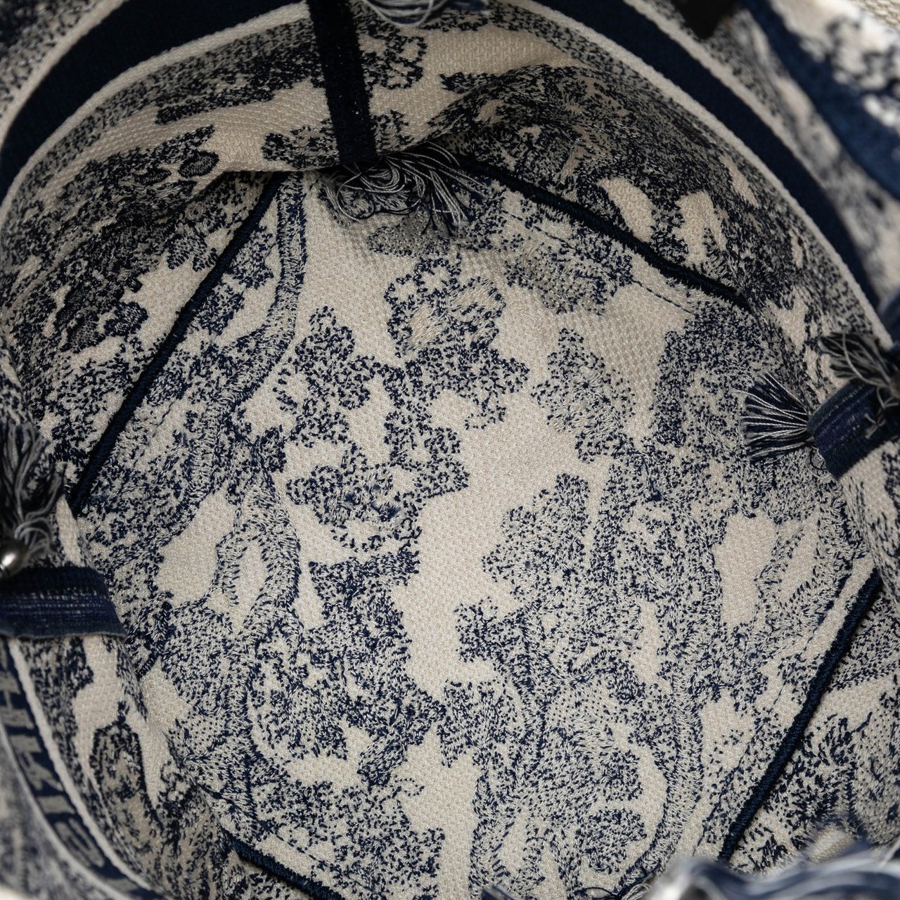 Dior Canvas Embroidered Toile De Jouy D Bubble Bucket Bag Blauw