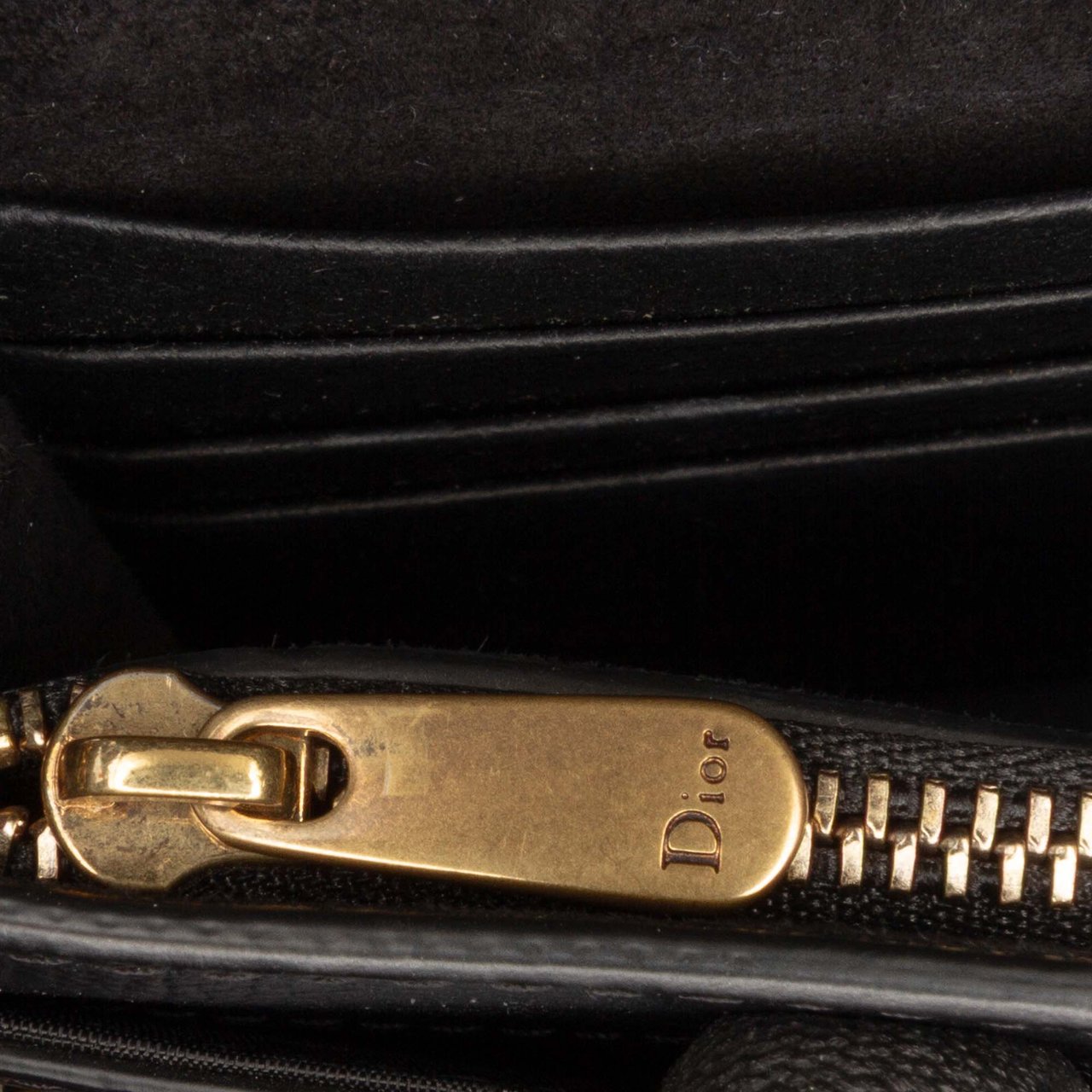 Dior Grained Calfskin Saddle Chain Pouch Zwart