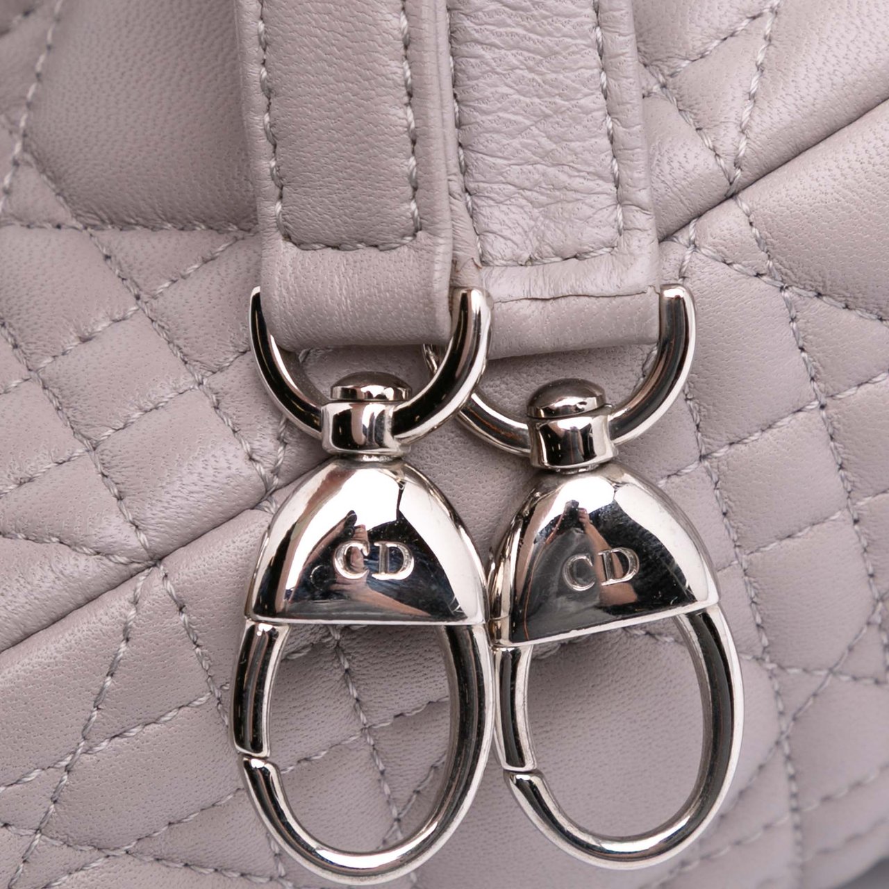 Dior Medium Lambskin Cannage Lady Dior Paars