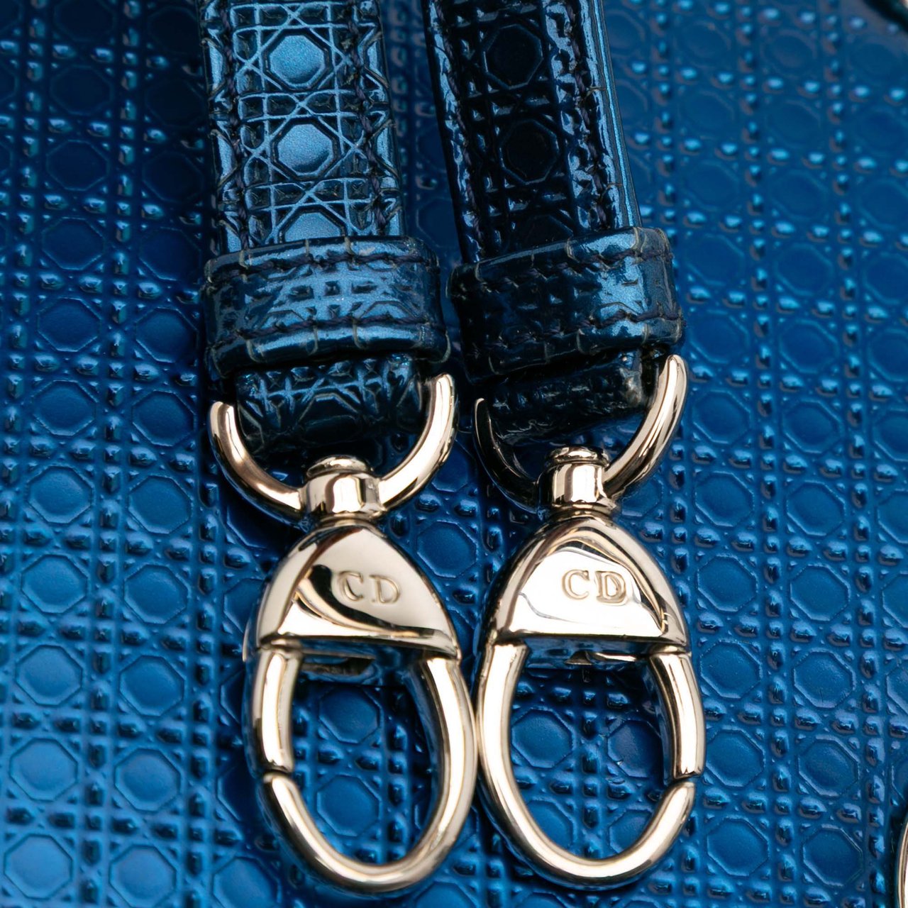 Dior Mini Metallic Patent Microcannage Lady Dior Blauw