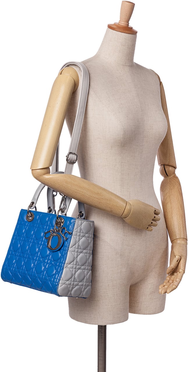 Dior Medium Bicolor Lambskin Cannage Lady Dior Blauw