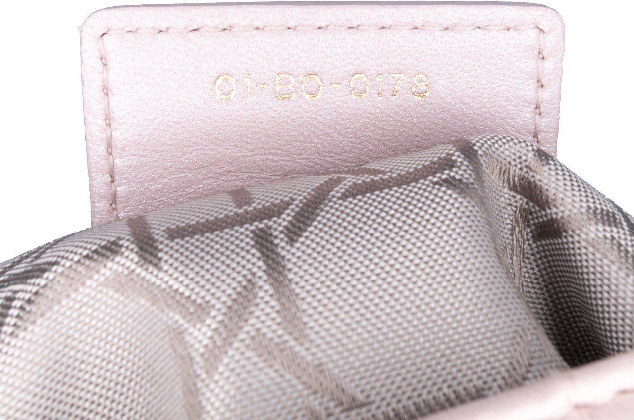 Dior Medium Pearlescent Lambskin Cannage Lady Dior Roze