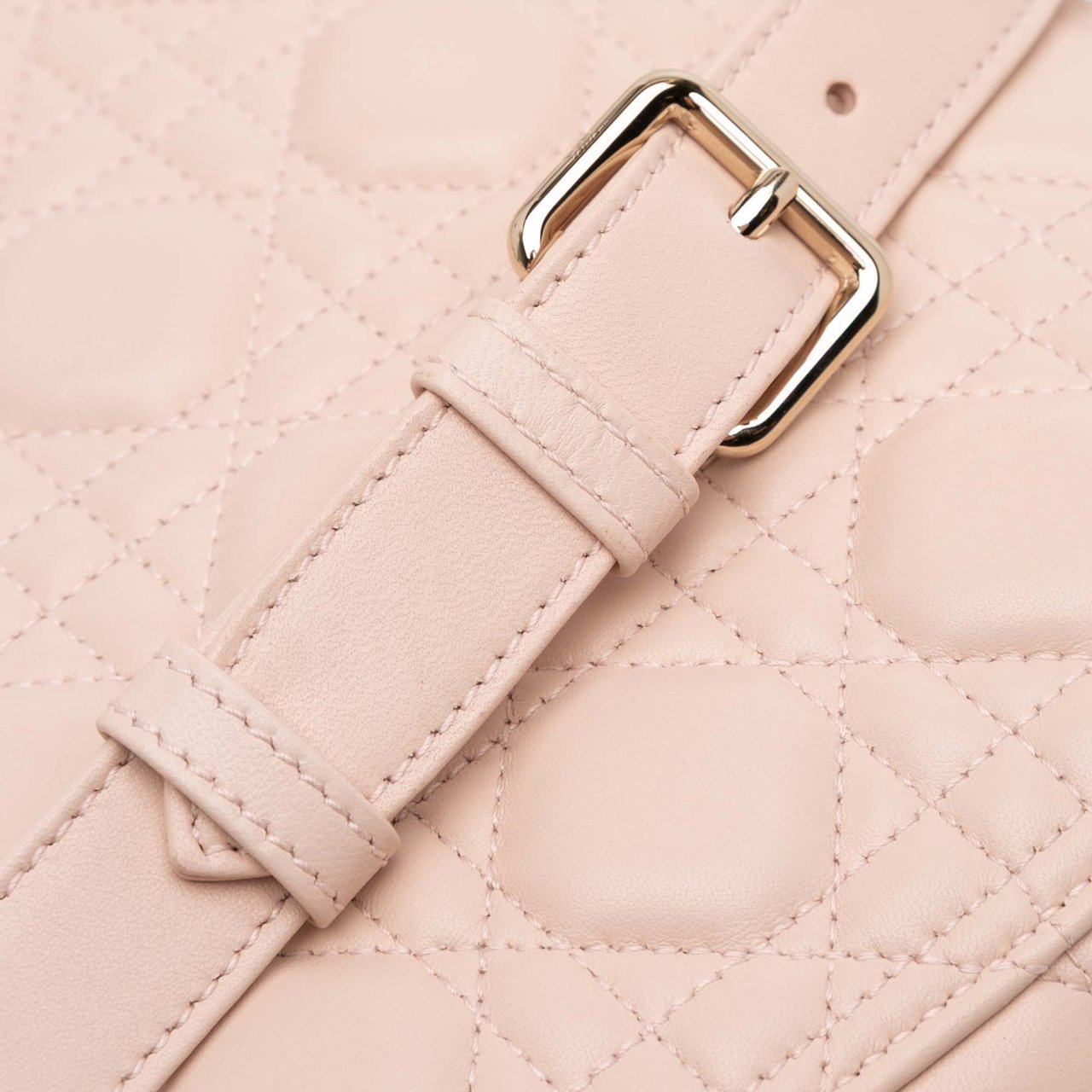 Dior Large Lambskin Cannage Lady Dior Roze