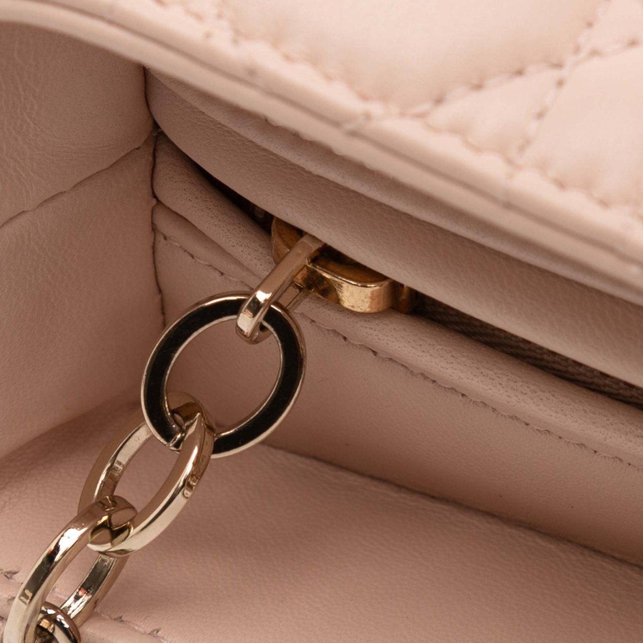 Dior Large Lambskin Cannage Lady Dior Roze