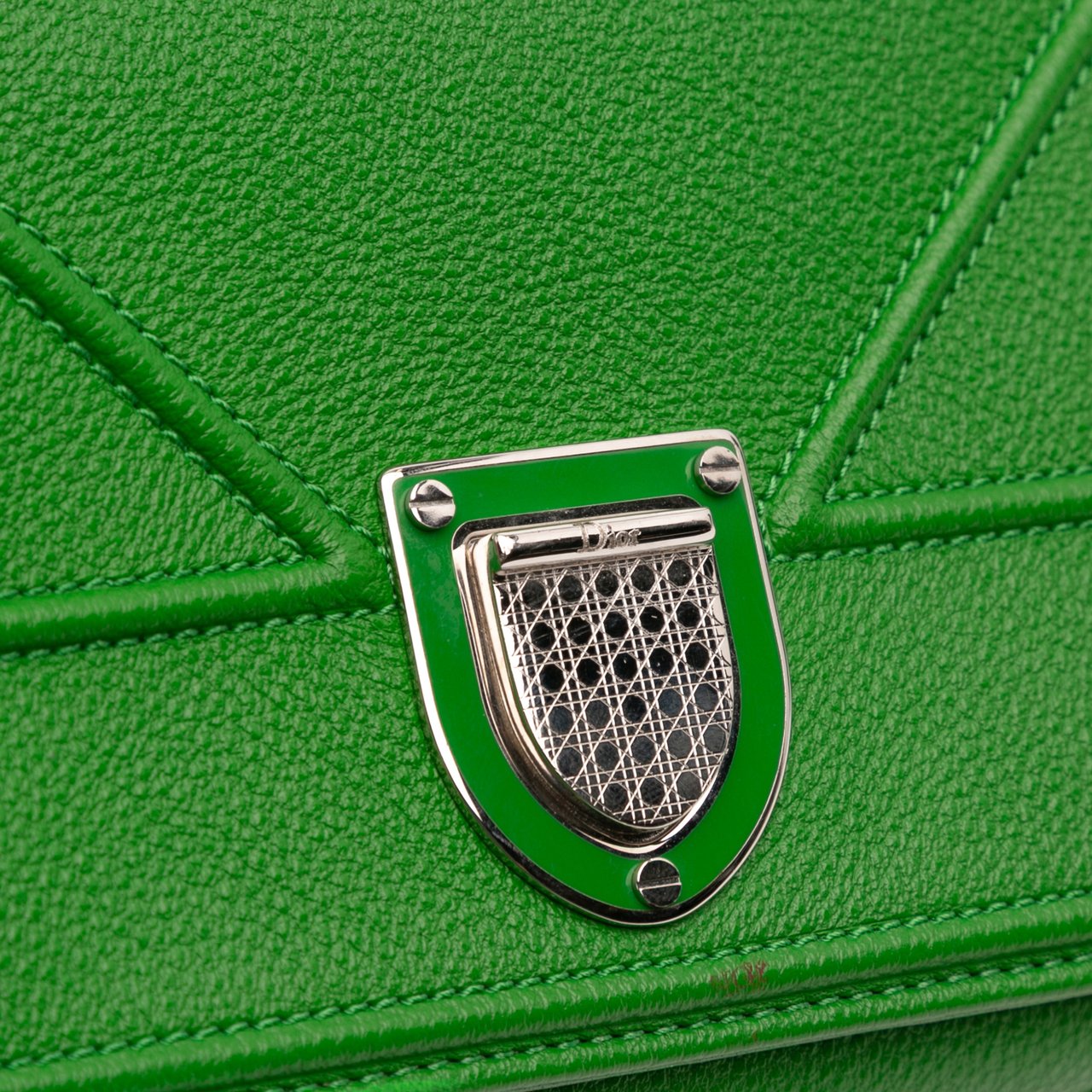 Dior Grained Calfskin Diorama Croisiere Wallet on Chain Groen