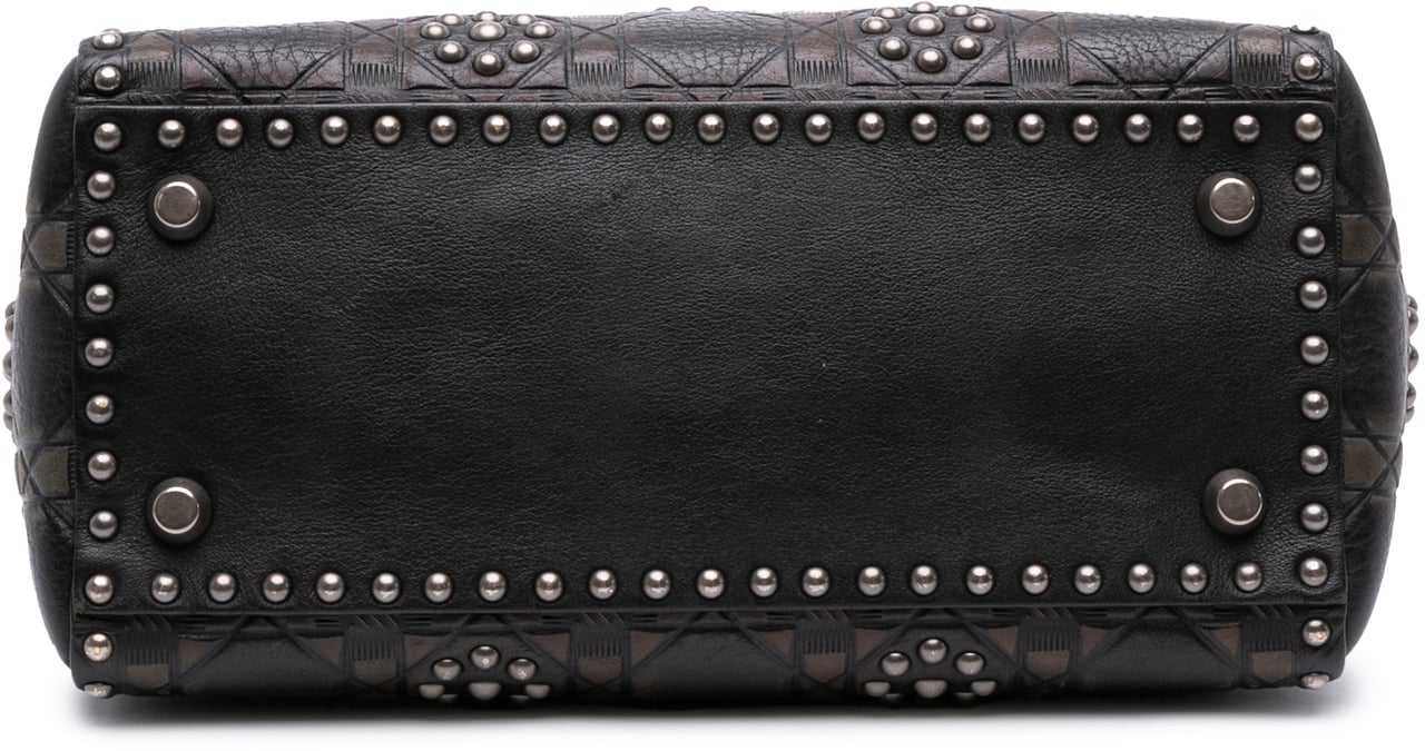 Dior Medium Calfskin Cannage Embossed Flower Studded Supple Lady Dior Zwart