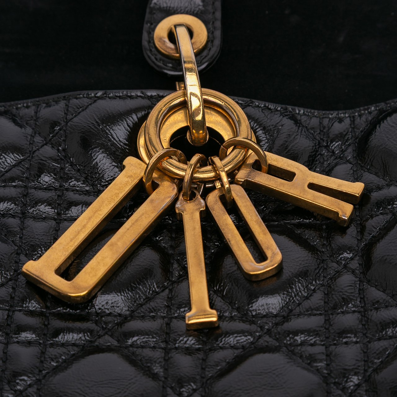 Dior Large Crinkled Patent Cannage Lady Dior Zwart