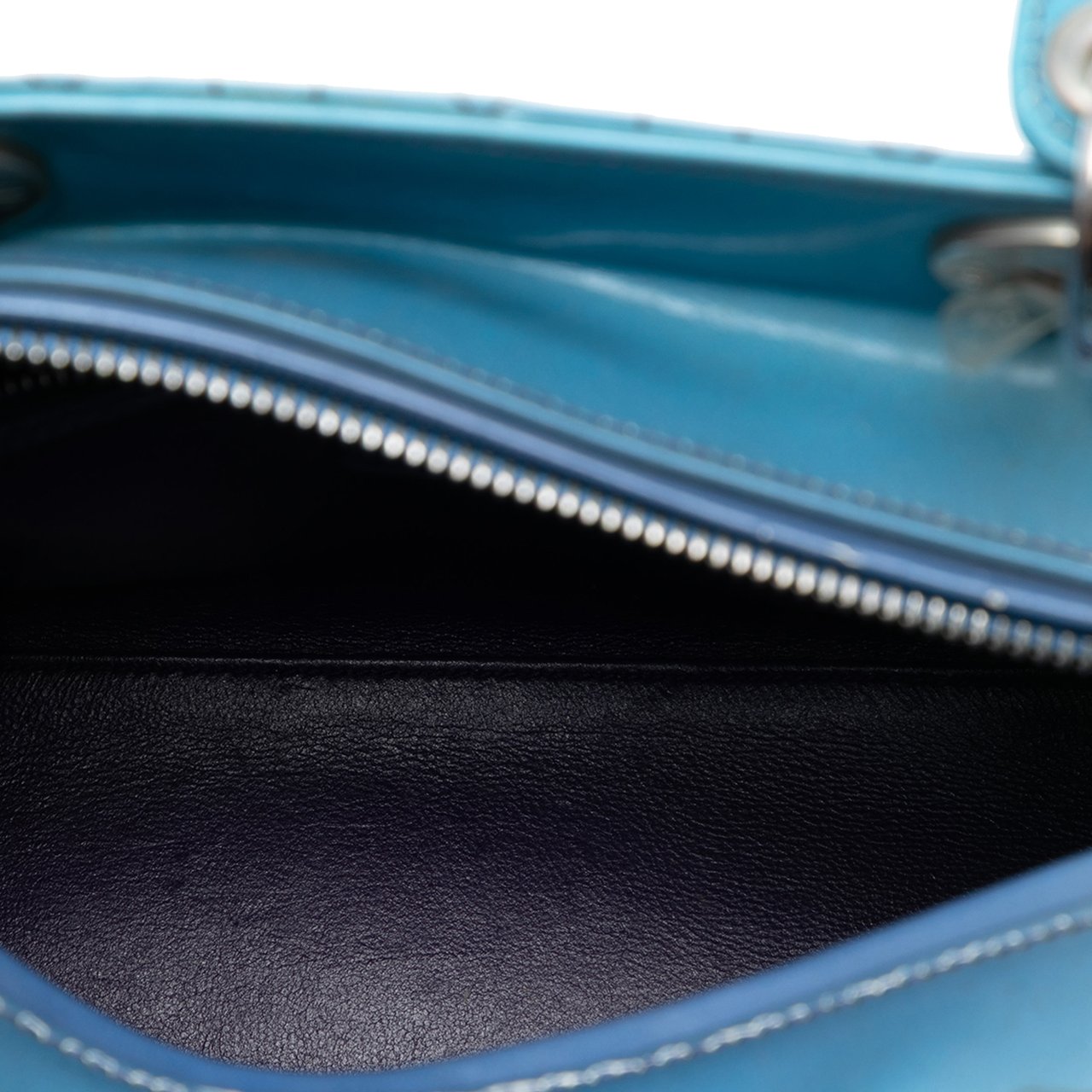 Dior Medium Ombre Patent Cannage Lady Dior Paars