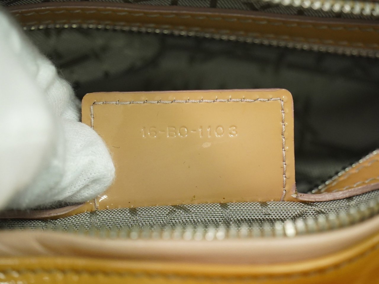 Dior Christian Dior Vintage Lady Dior Bag Cannage Quilt Patent Medium Rood