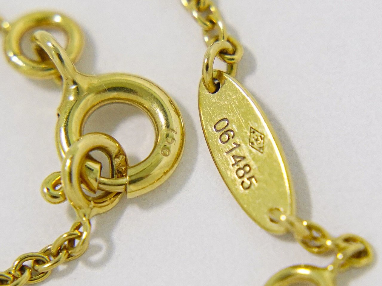 Dior Christian Dior Rose des Vents Necklace 18K Yellow Gold with Diamond and Malachite 12mm Goud