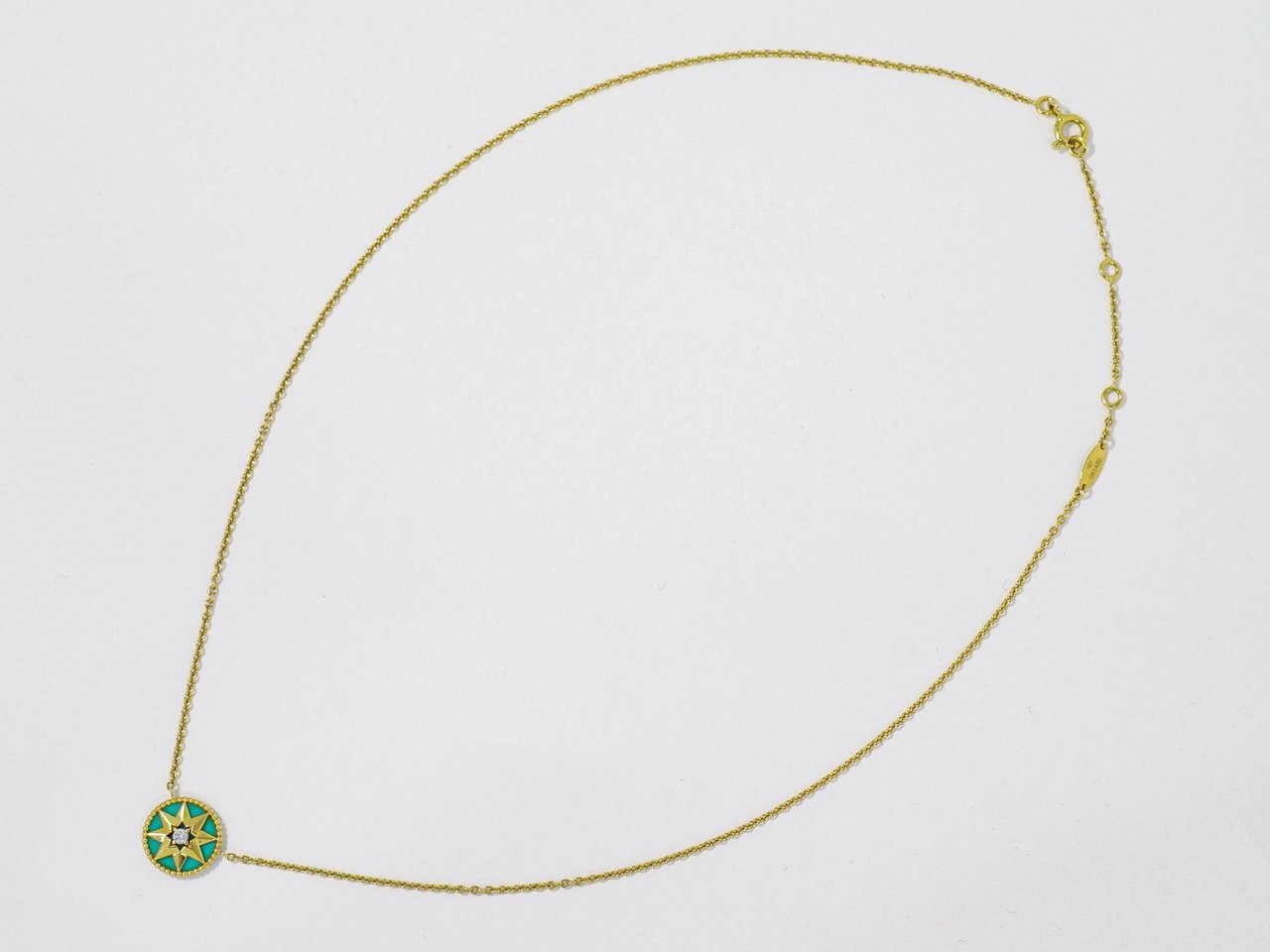 Dior Christian Dior Rose des Vents Necklace 18K Yellow Gold with Diamond and Malachite 12mm Goud