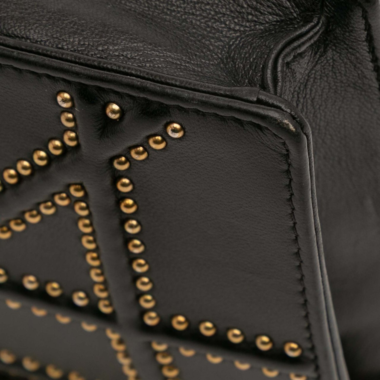 Dior Studded Calfskin Diorama Wallet on Chain Zwart