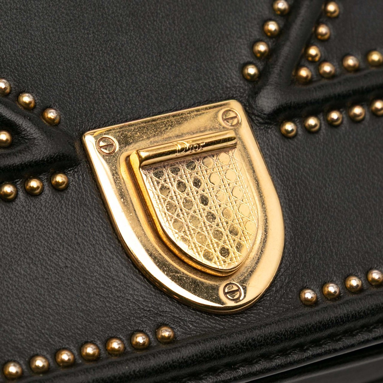 Dior Studded Calfskin Diorama Wallet on Chain Zwart