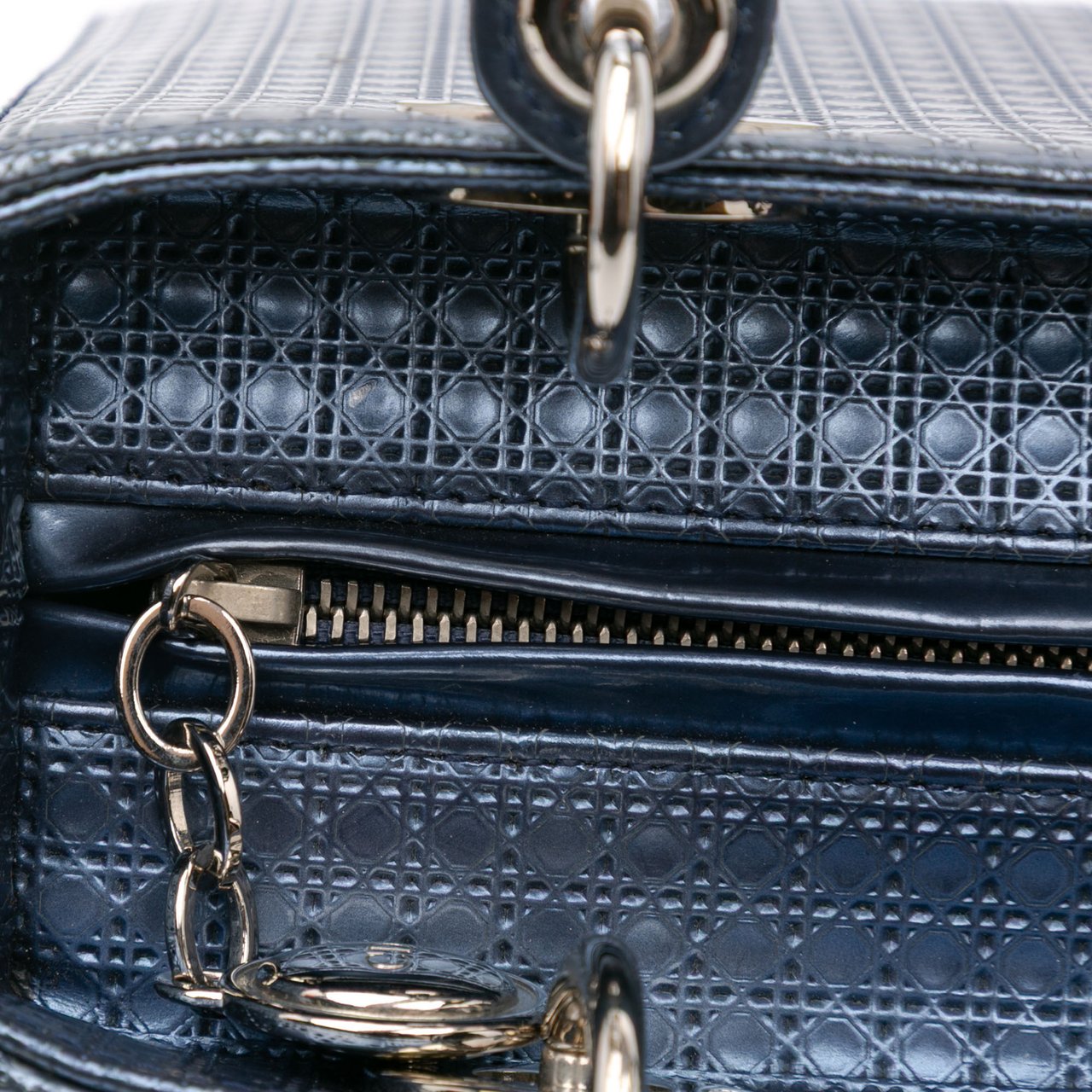 Dior Medium Metallic Patent Microcannage Lady Dior Blauw