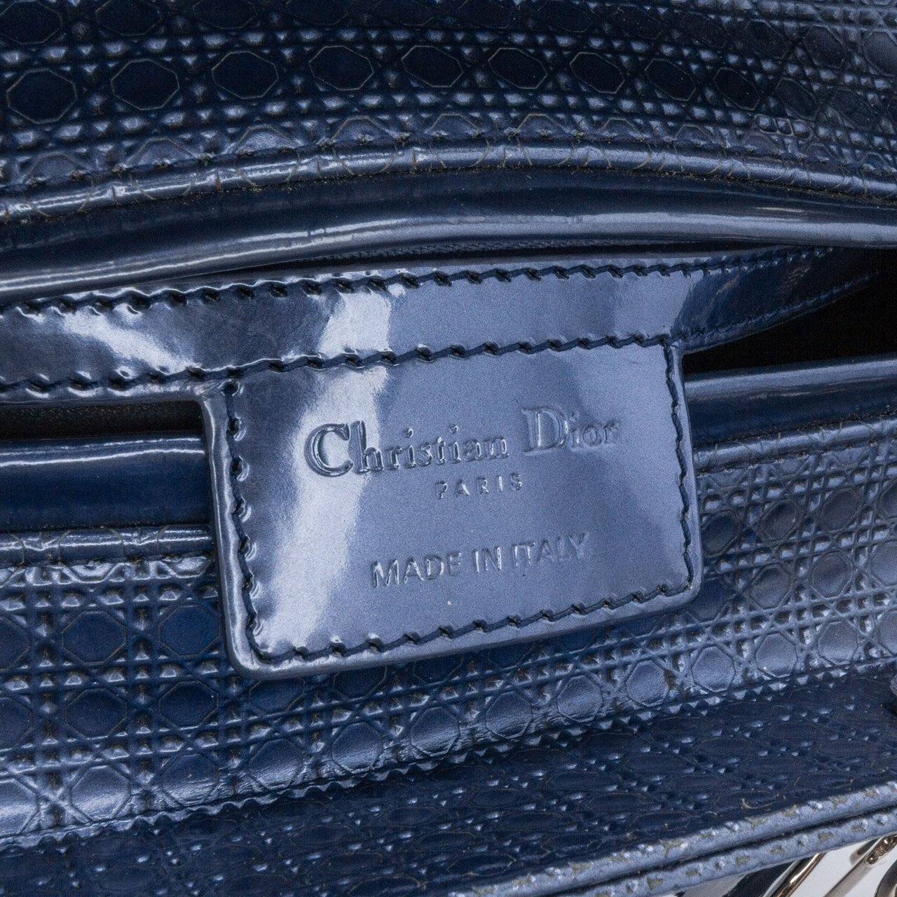 Dior Medium Metallic Patent Microcannage Lady Dior Blauw
