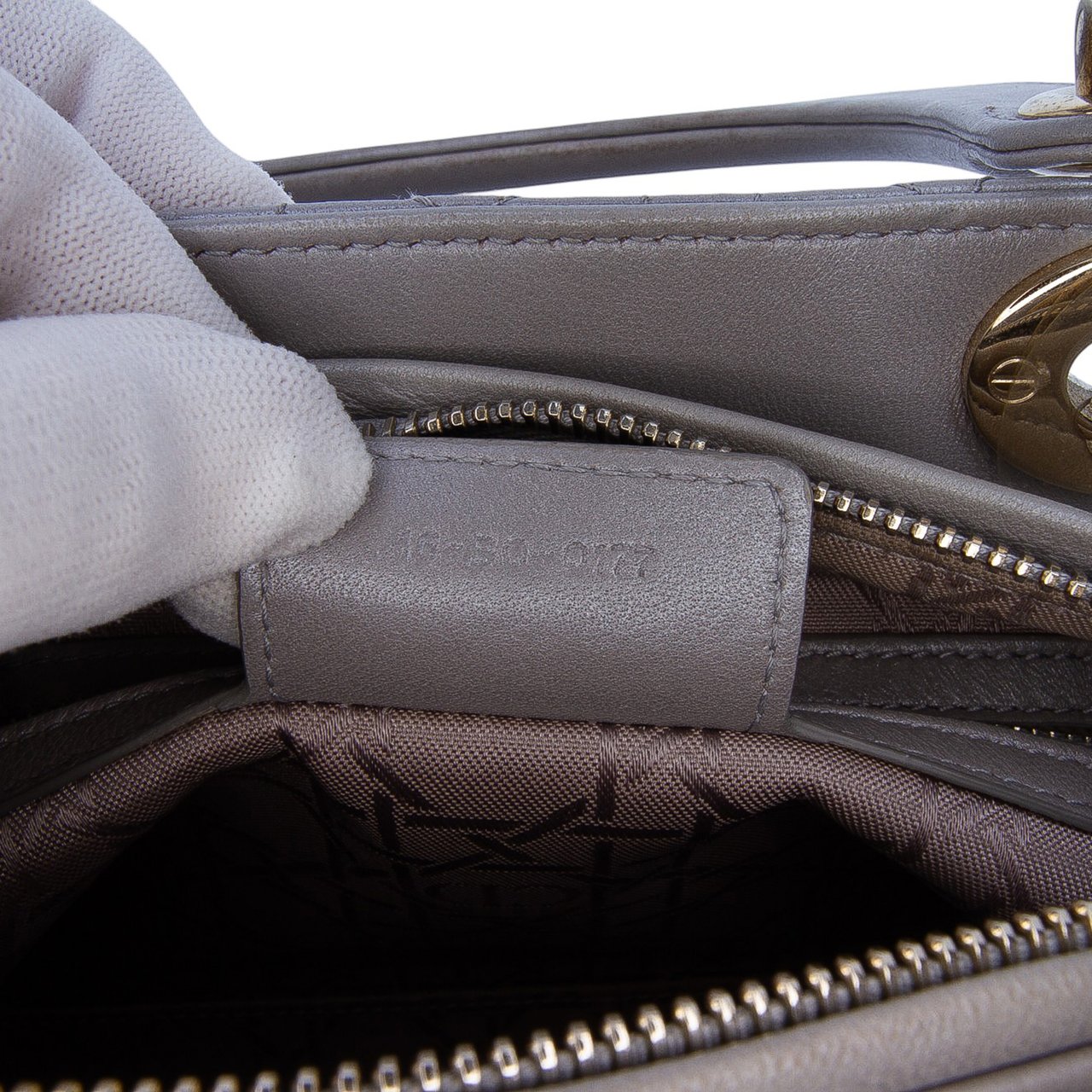 Dior Medium Pearlescent Lambskin Cannage Lady Dior Grijs