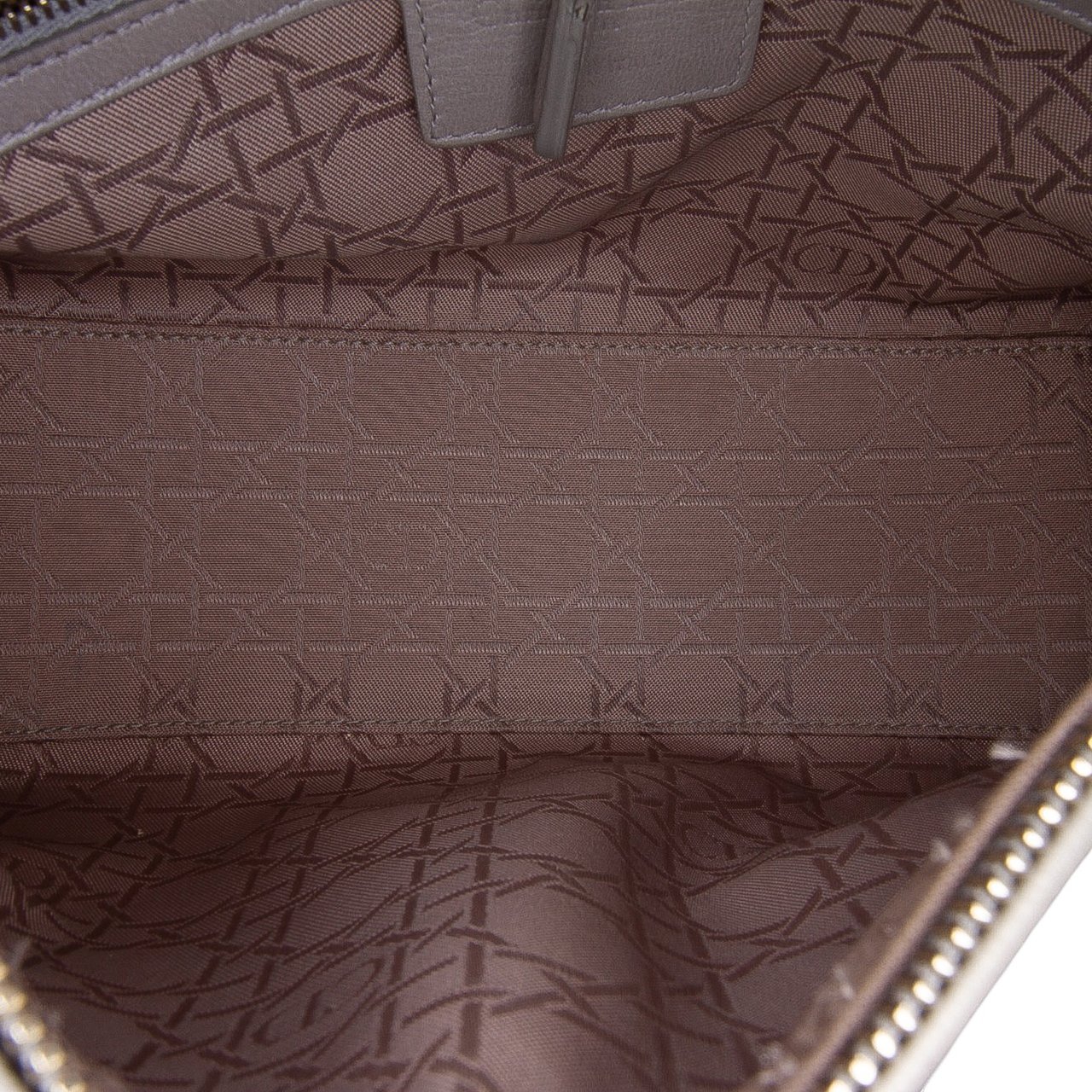 Dior Medium Pearlescent Lambskin Cannage Lady Dior Grijs