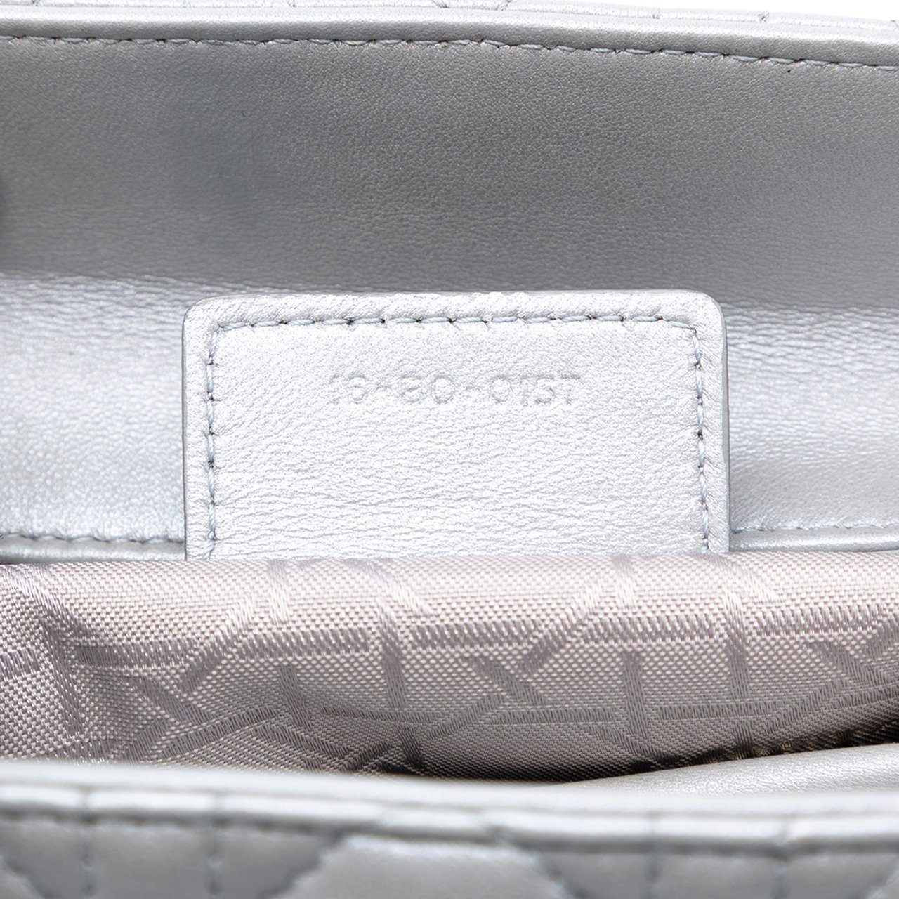 Dior Medium Pearlescent Lambskin Cannage Lady Dior Grijs