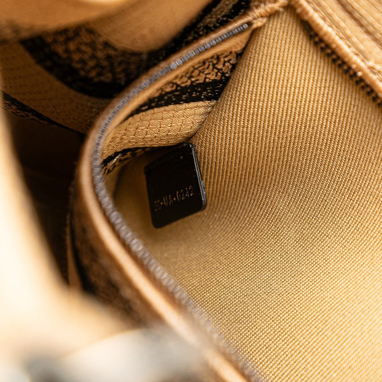 Dior Medium Jute Embroidered Lady D Lite Bruin