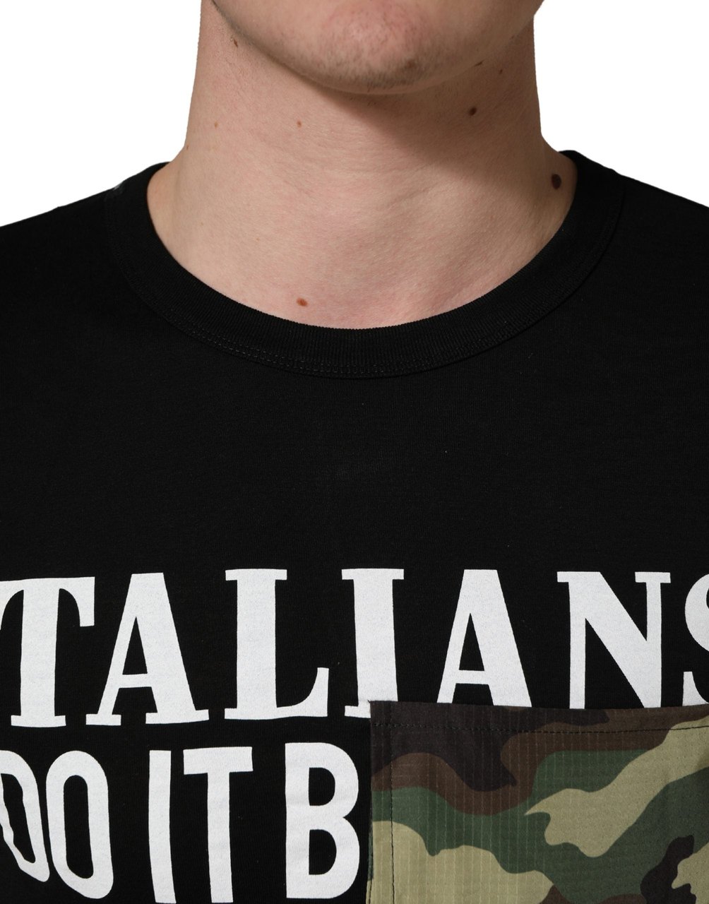Dolce & Gabbana Black Italians Do It Better Camo Pocket Men T-shirt Zwart