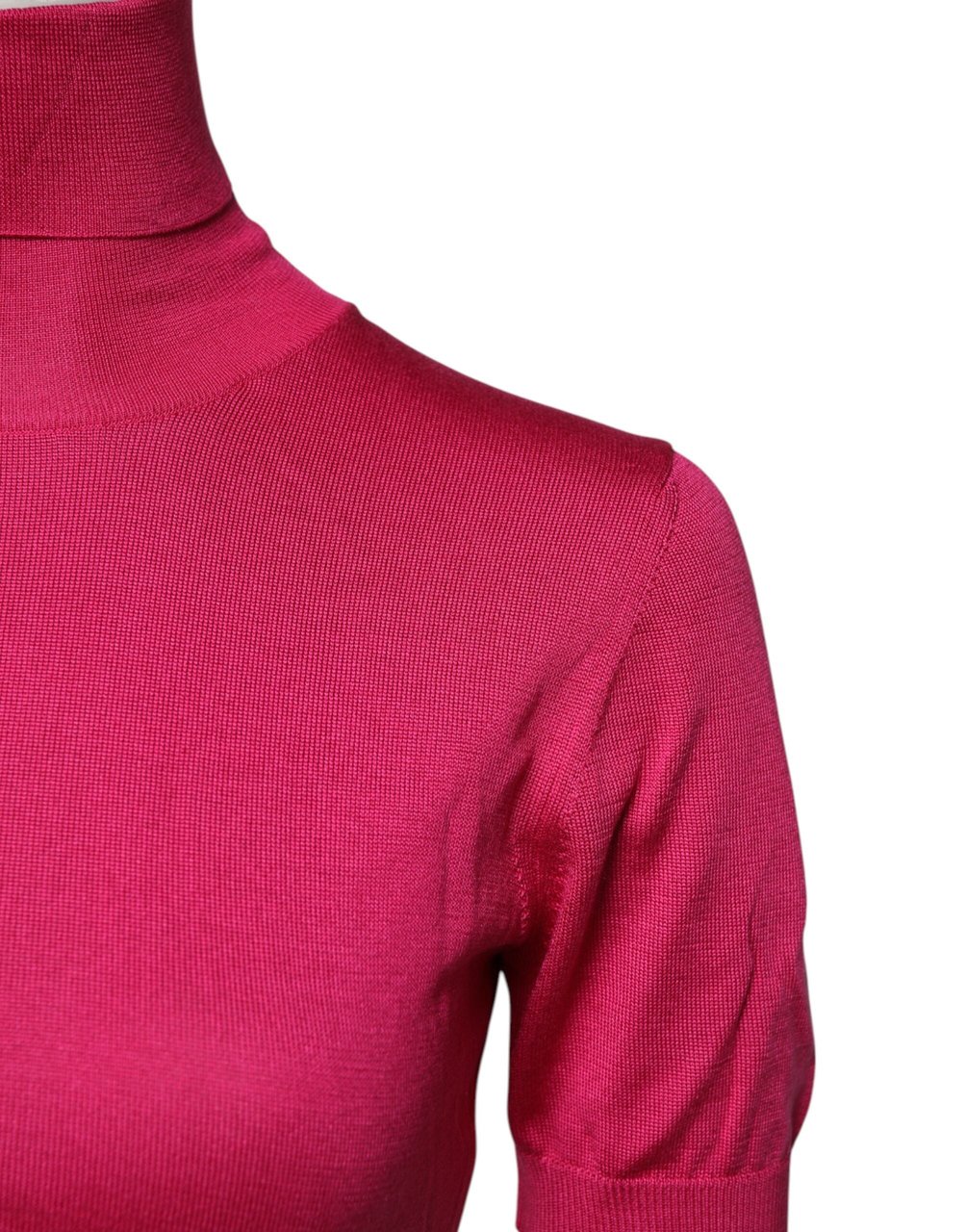 Dolce & Gabbana Pink Silk Knitted Turtleneck Cropped Top Roze