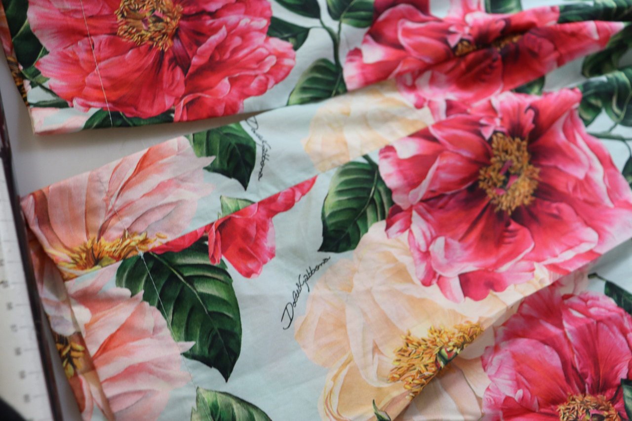 Dolce & Gabbana Multicolor Flora Printed High Waist Cropped Trouser Pants Divers