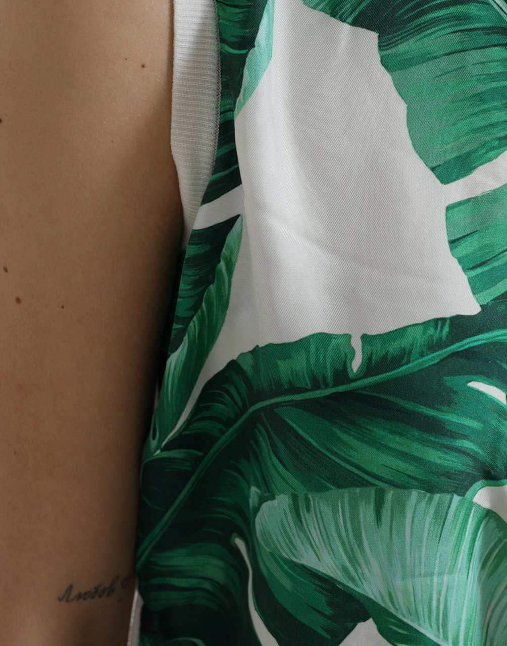 Dolce & Gabbana White Banana Leaf Print Crew Neck Tank Top Wit