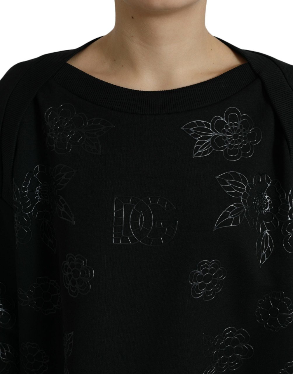Dolce & Gabbana Black Pullover Floral Logo Applique Sweater Zwart