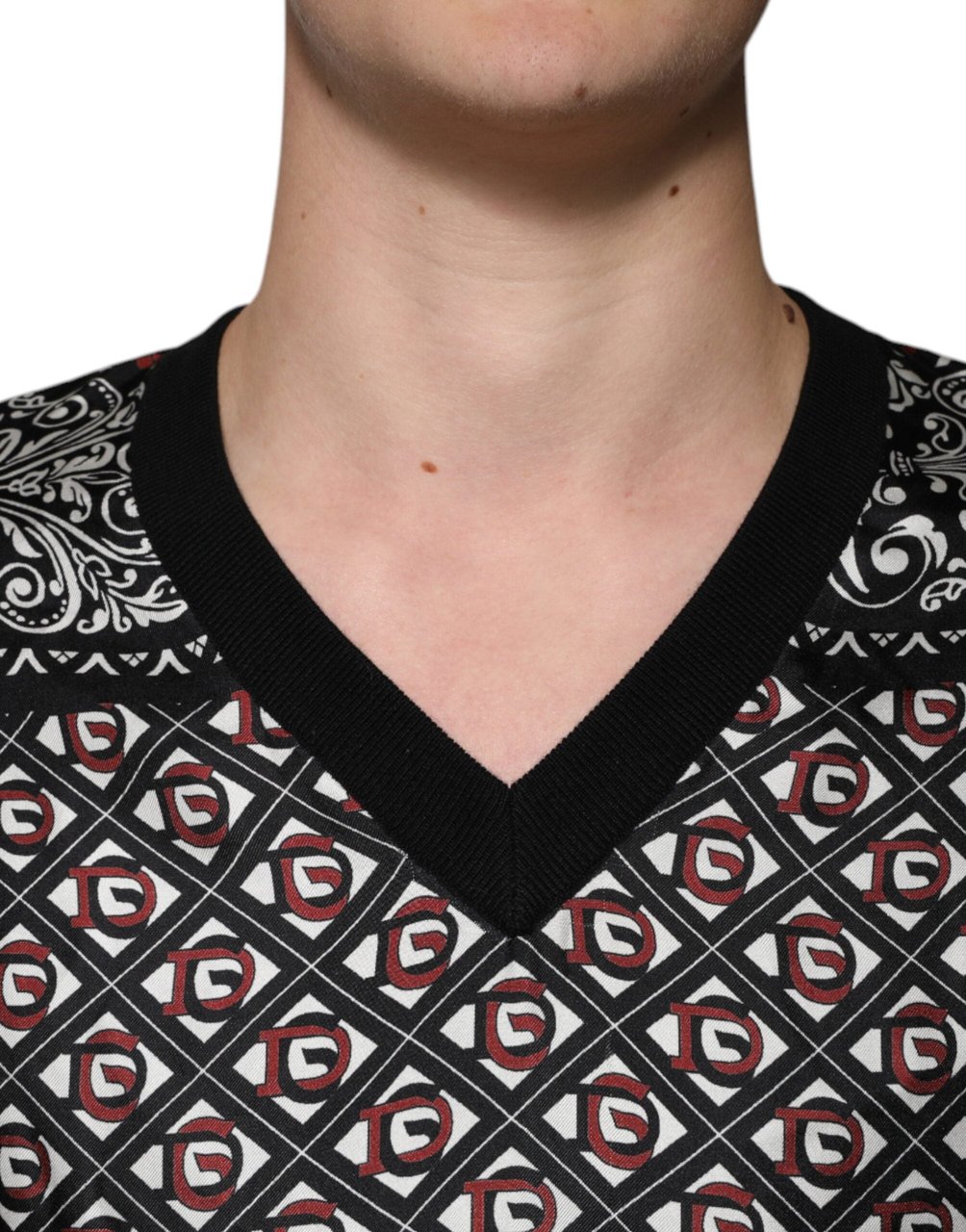 Dolce & Gabbana Black Logo Wool V-neck Pullover Sweater Zwart