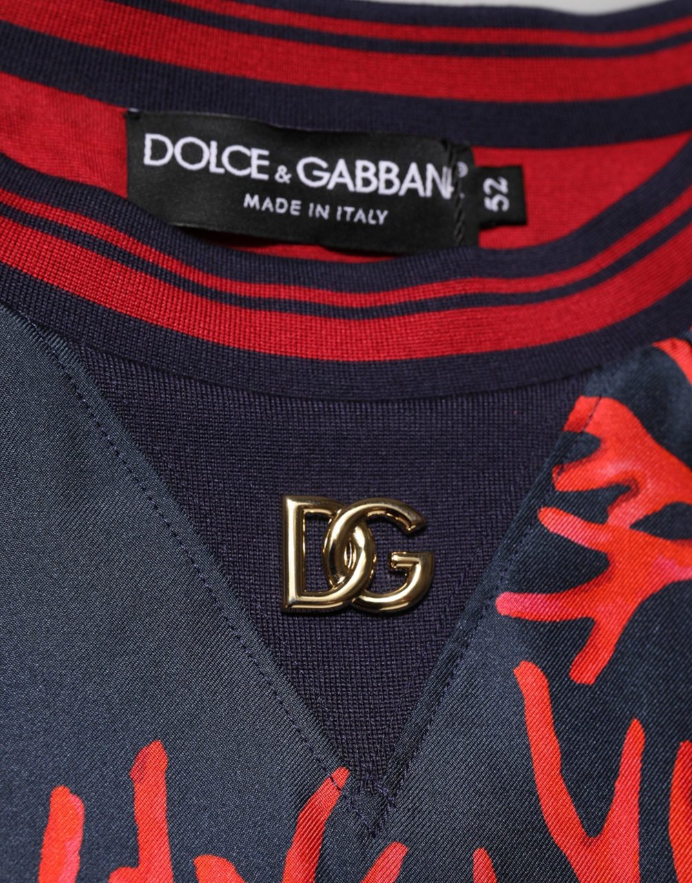 Dolce & Gabbana Silk Navy Red Coral Print Pullover Sweater Zwart