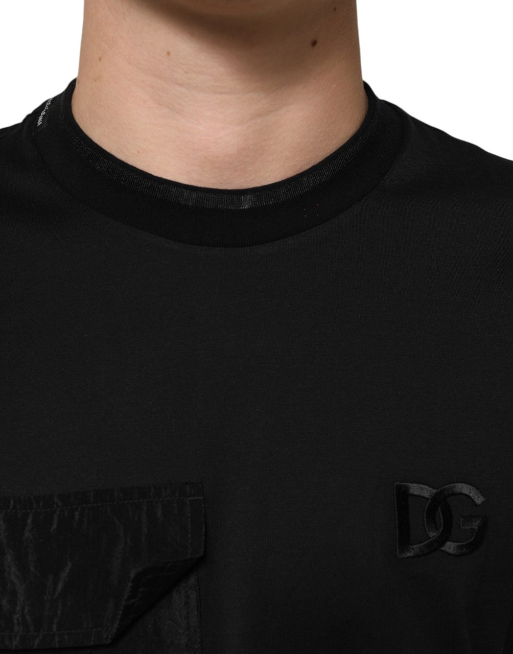 Dolce & Gabbana Black Cotton Embroidered DG Logo Pocket T-shirt Zwart