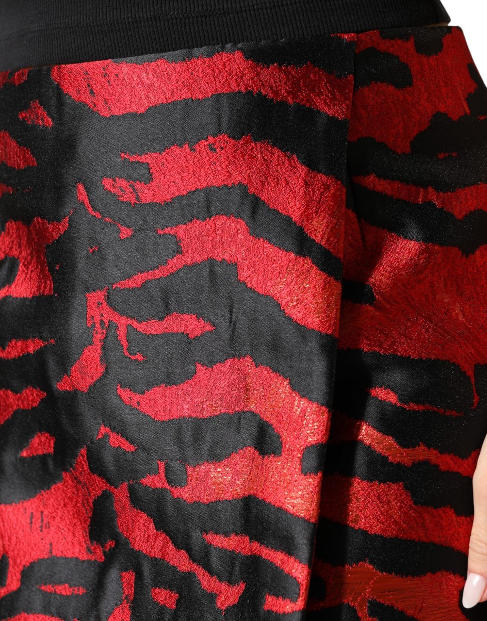 Dolce & Gabbana Black Red Jacquard High Waist Mini Skirt Zwart