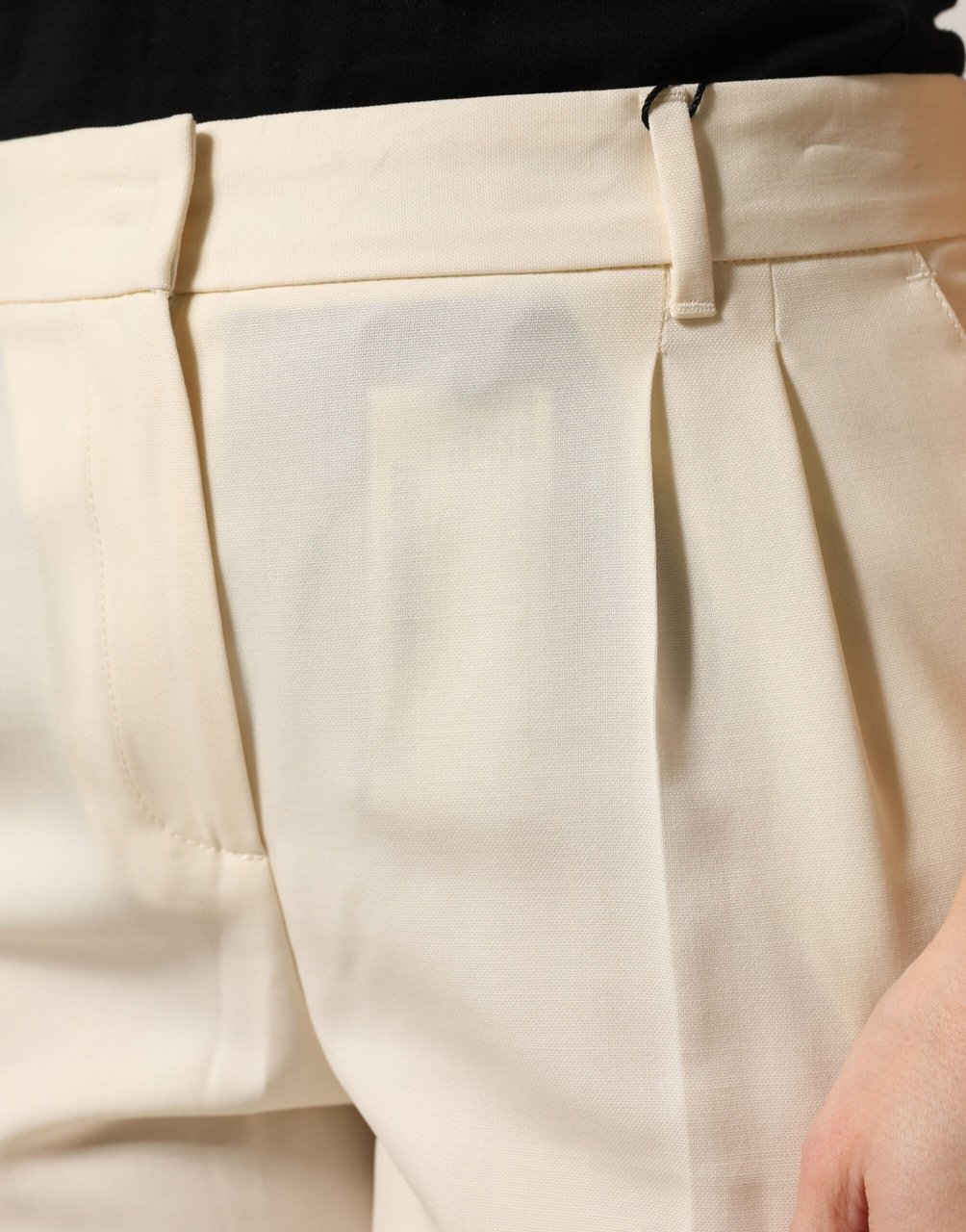 Dolce & Gabbana Ivory Wool Mid Waist Cropped Trouser Pants Wit